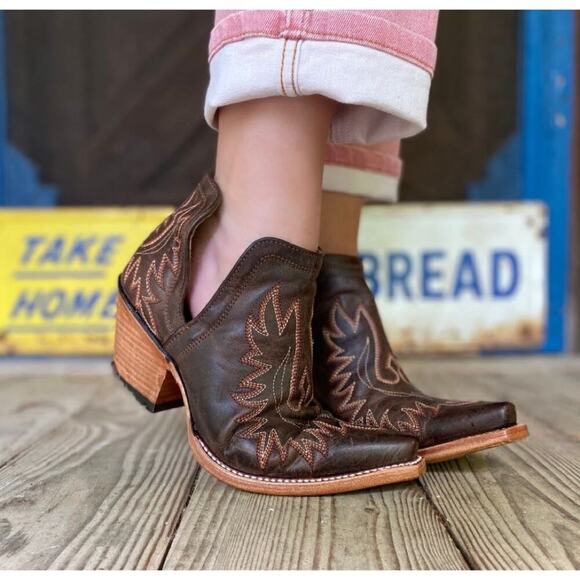 Ariat Shoes - Ariat Women’s Weathered Brown Dixon Western Booties/Boots | PRELOVED!!